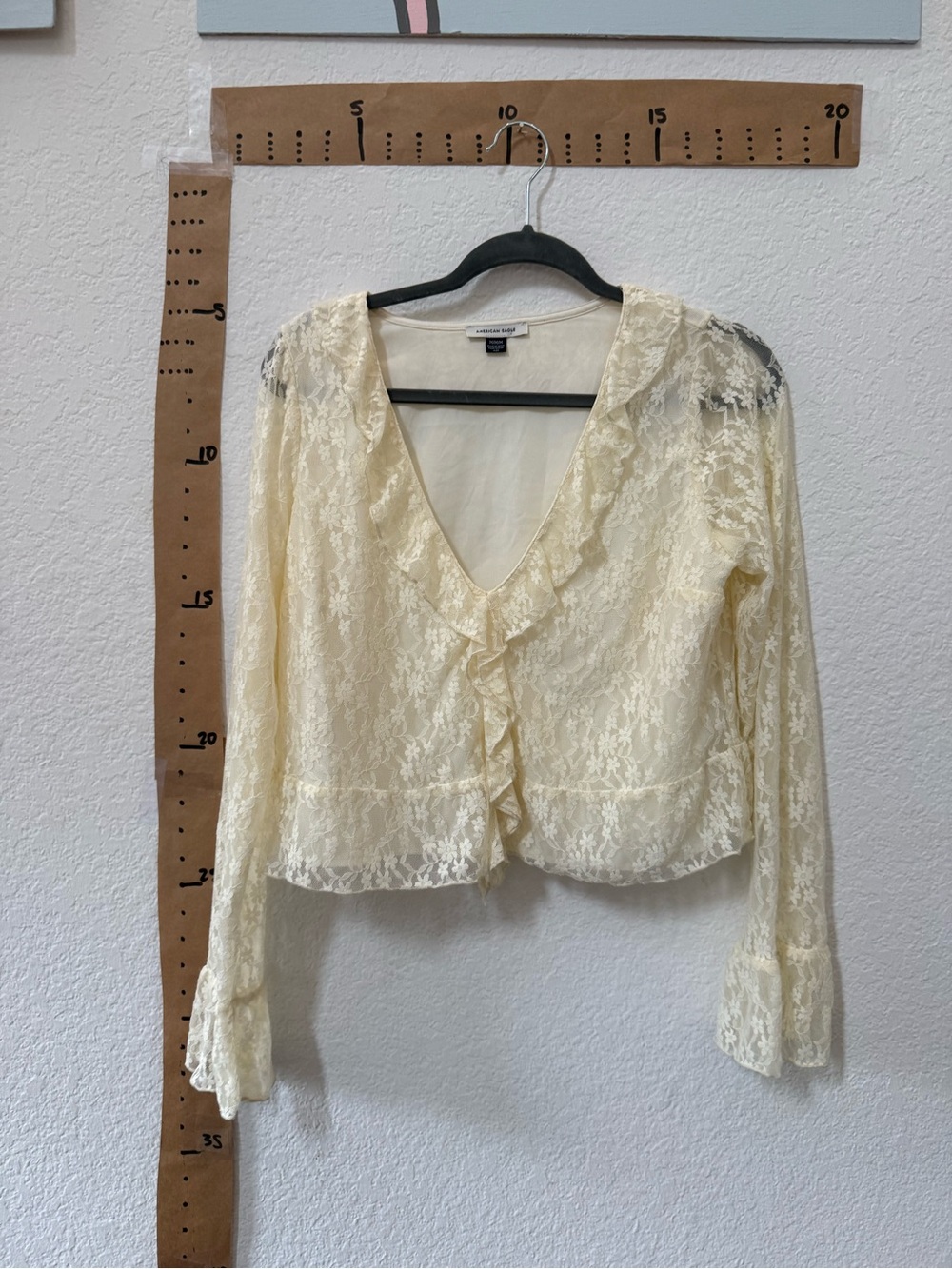 Unknown Brand Cream Lace Ruffle V-Neck Women's Top